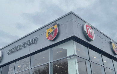ROBINS & DAY BY STELLANTIS &YOU UK WELCOME FIAT AND ABARTH TO ITS DEALERSHIP NETWORK
